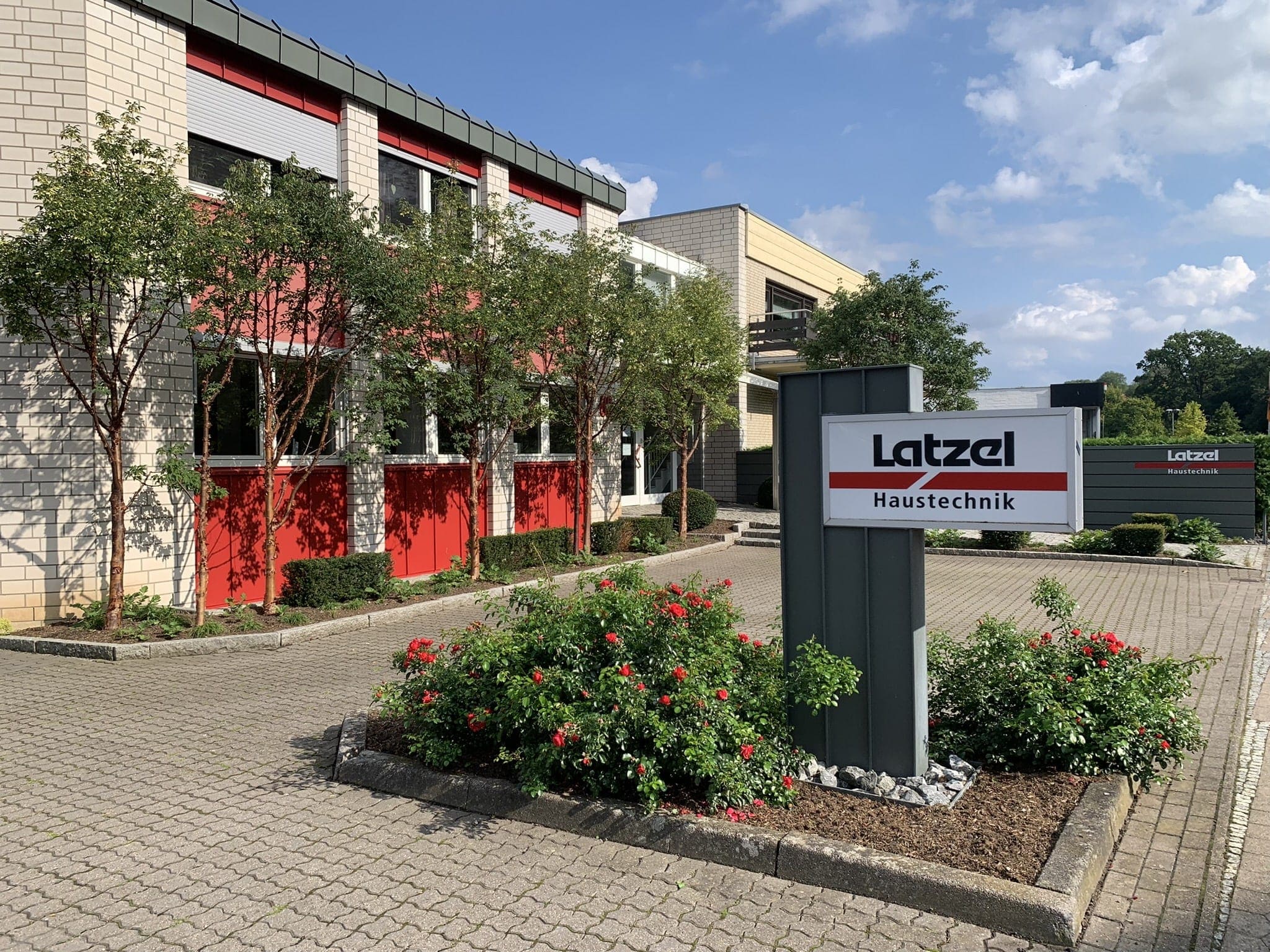 Firmeingang Latzel Gebäude